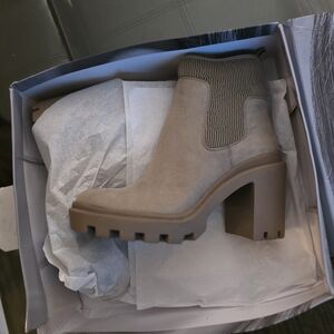 Jennifer Lopez Taupe Heeled Boots